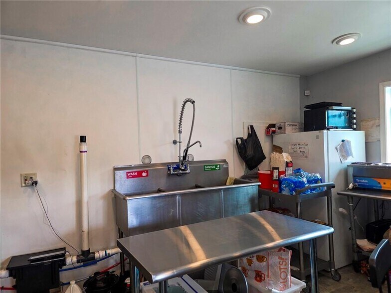 More Photos Of 62 Pulteney St, Hammondsport Storefront Retail Office For Sale