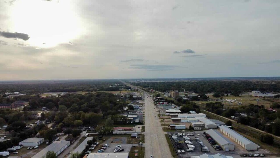 More Photos Of 7550 College St, Beaumont Industrial For Sale