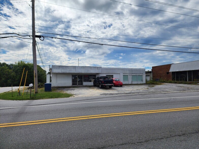 More Photos Of 12081 Veterans Memorial Hwy, Douglasville Flex For Sale