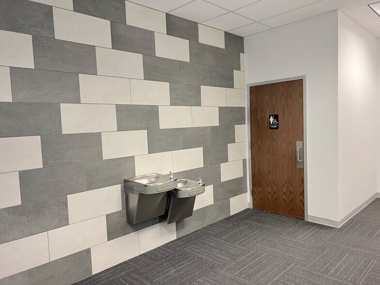 More Photos Of 2540 King Arthur Blvd, Lewisville Unknown For Lease