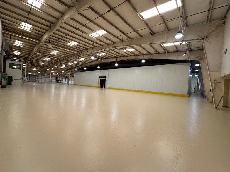 More Photos Of 625 66th Ave SW, Vero Beach Manufacturing For Sale