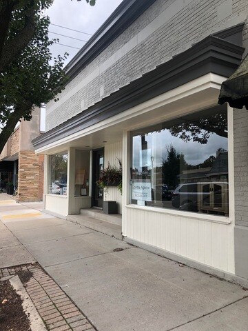 More Photos Of 519 - B 4th St, Wilmette Storefront For Lease