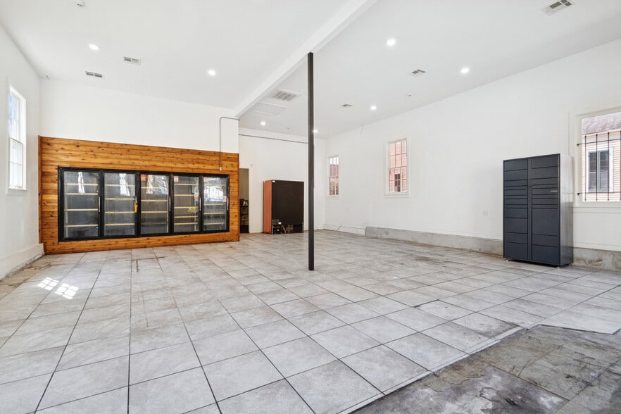More Photos Of 2372 Constance St, New Orleans Convenience Store For Lease