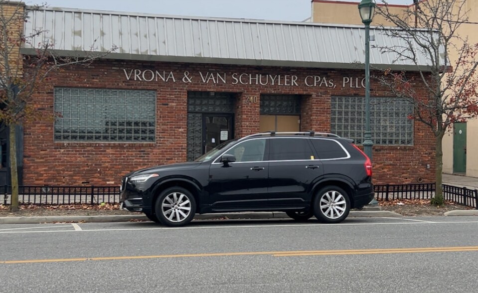 Primary Photo Of 240 Long Beach Rd, Island Park Office For Sale