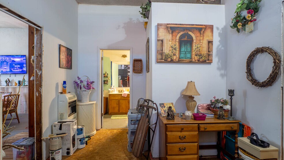 More Photos Of 385 Main St, Mammoth Spring General Retail For Sale