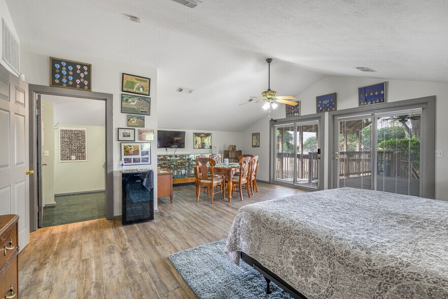 More Photos Of 1441 Salem Rd, Brenham Specialty For Sale