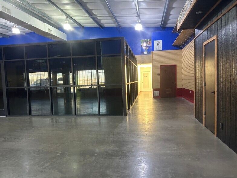 More Photos Of 6006 Ayers St, Corpus Christi Freestanding For Lease