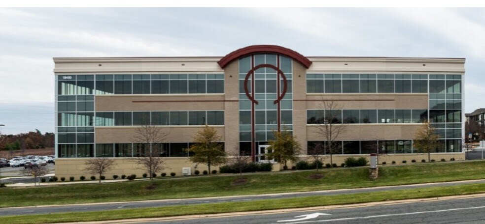 Primary Photo Of 19490 Sandridge Way, Leesburg Medical For Lease