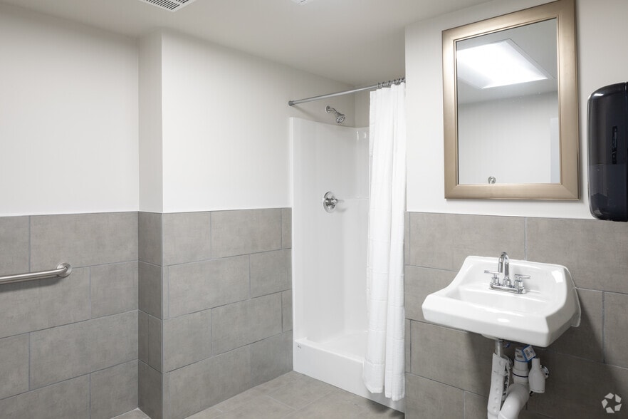 More Photos Of 750 W Hampden Ave, Englewood Unknown For Lease