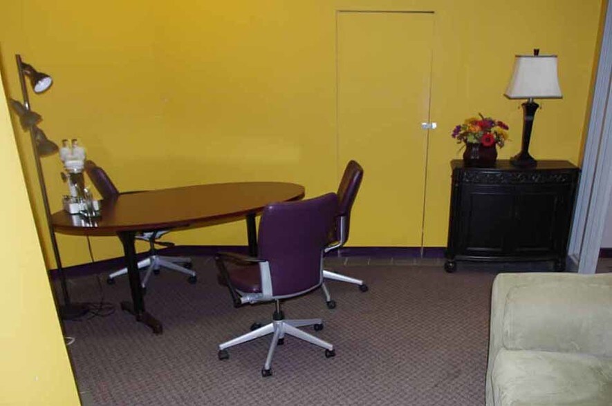 More Photos Of 1 Bronze Pointe Blvd, Swansea Office For Lease