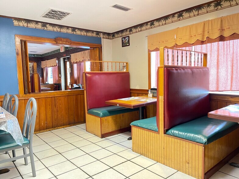 More Photos Of 736 E Hathaway Ave, Bronson Restaurant For Sale