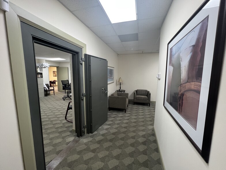 More Photos Of 1303 Avondale Rd, New Windsor Warehouse For Sale