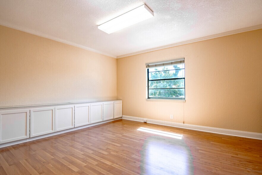 More Photos Of 2950 5th Ave N, Saint Petersburg Office For Lease