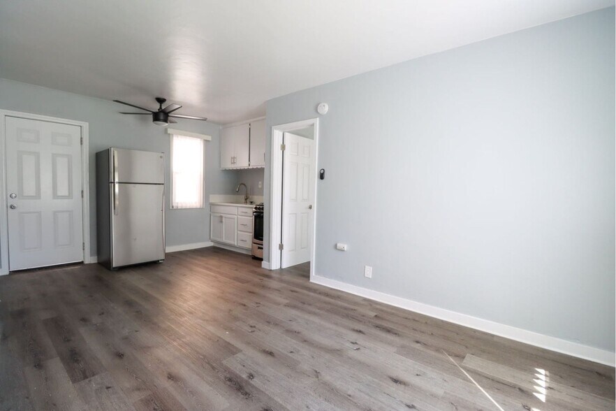 More Photos Of 2403 Louella Ave, Venice Apartments For Sale