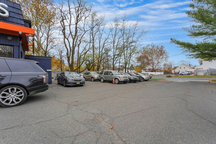 More Photos Of 2040 US Highway 22, Scotch Plains General Retail For Lease