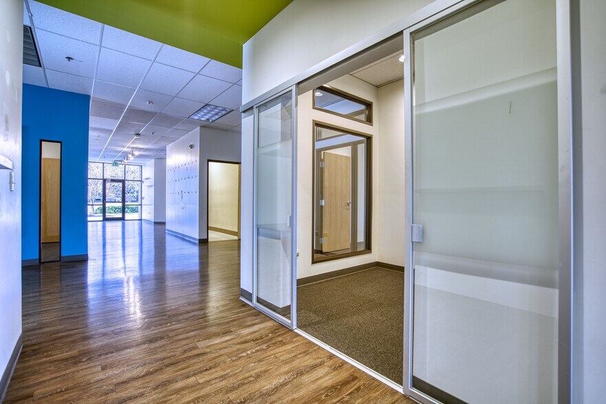 More Photos Of 590 Burbank St, Broomfield Flex For Lease