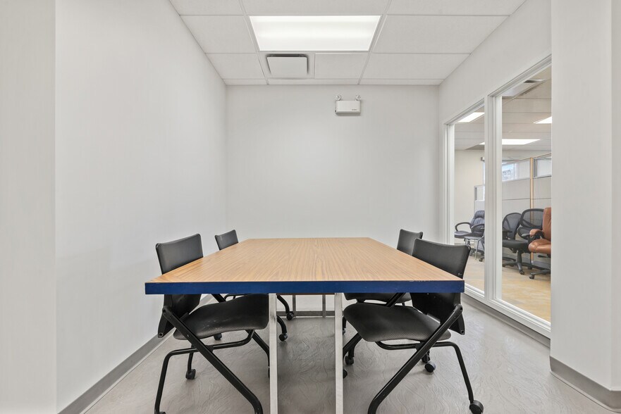 More Photos Of 10235 124th St, Edmonton Medical For Lease
