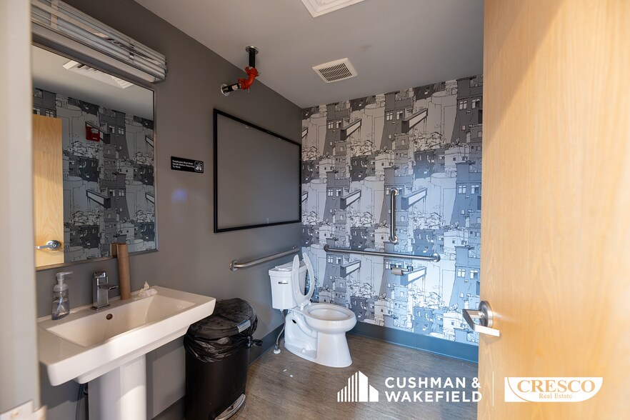 More Photos Of 2258 Professor Ave, Cleveland Bar For Sale