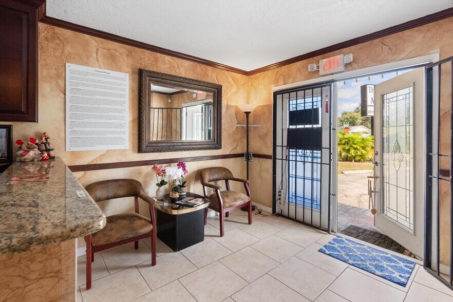 More Photos Of 4900 N 33rd Ave, Saint Petersburg Medical For Sale