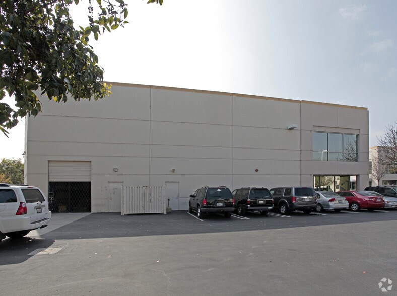 More Photos Of 2909 Tech Center Dr, Santa Ana Warehouse For Sale