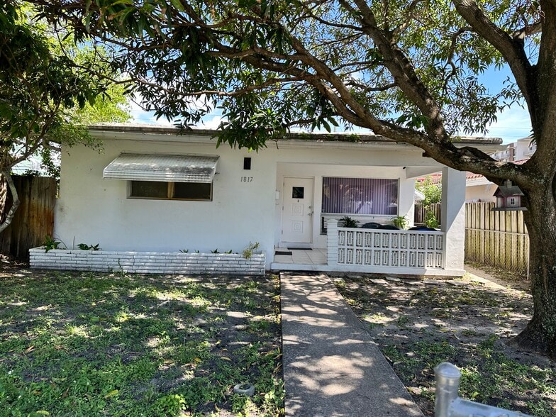 More Photos Of 1040 S Federal Hwy, Hollywood Office For Sale