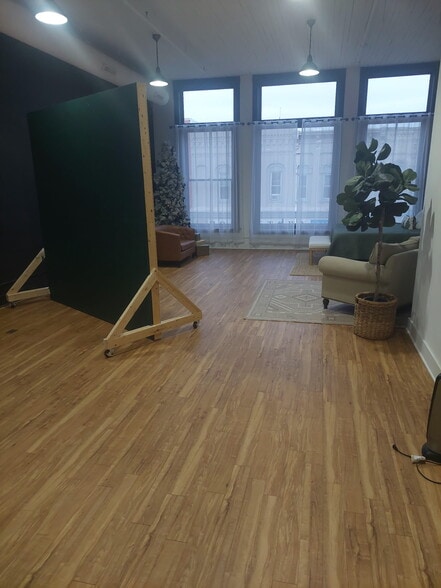 More Photos Of 207-211 E Main St, Watertown Office For Lease