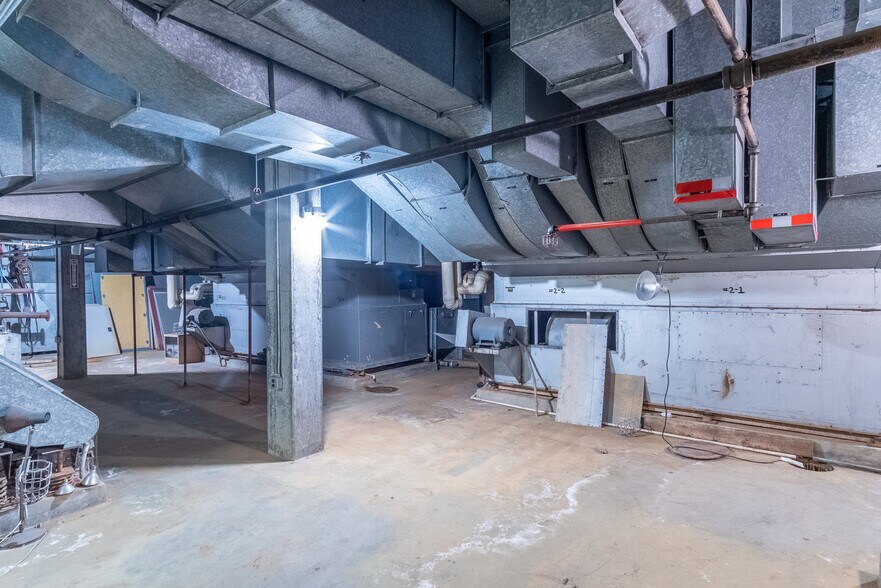 More Photos Of 449 Alvarado St, Monterey General Retail For Sale