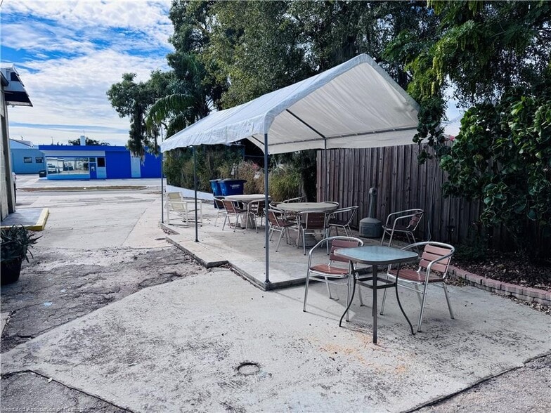 More Photos Of 407 N Ridgewood Dr, Sebring Convenience Store For Sale