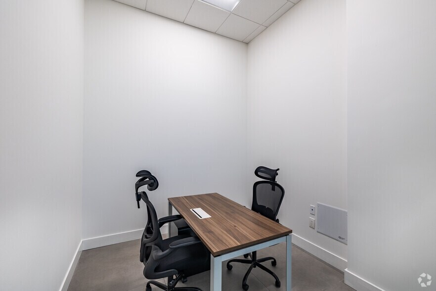 More Photos Of 800 SE 4th Ave, Hallandale Beach Office For Lease