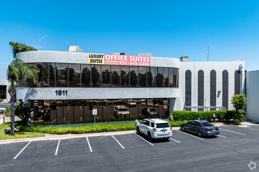 More Photos Of 1611 W Pomona Rd, Corona Unknown For Lease