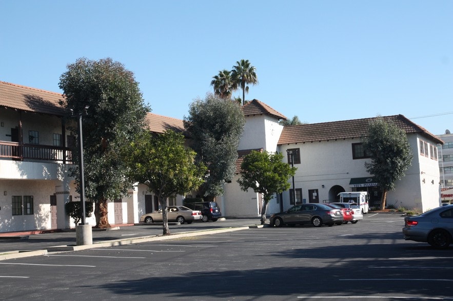 More Photos Of 1703 Termino Ave, Long Beach Medical For Sale