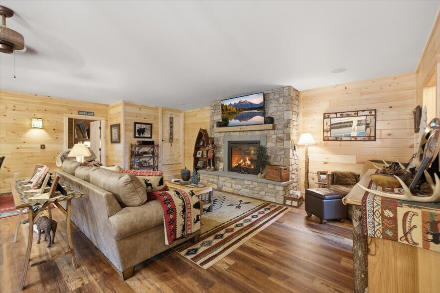 More Photos Of 6275 State Highway 30, Indian Lake Flex For Sale