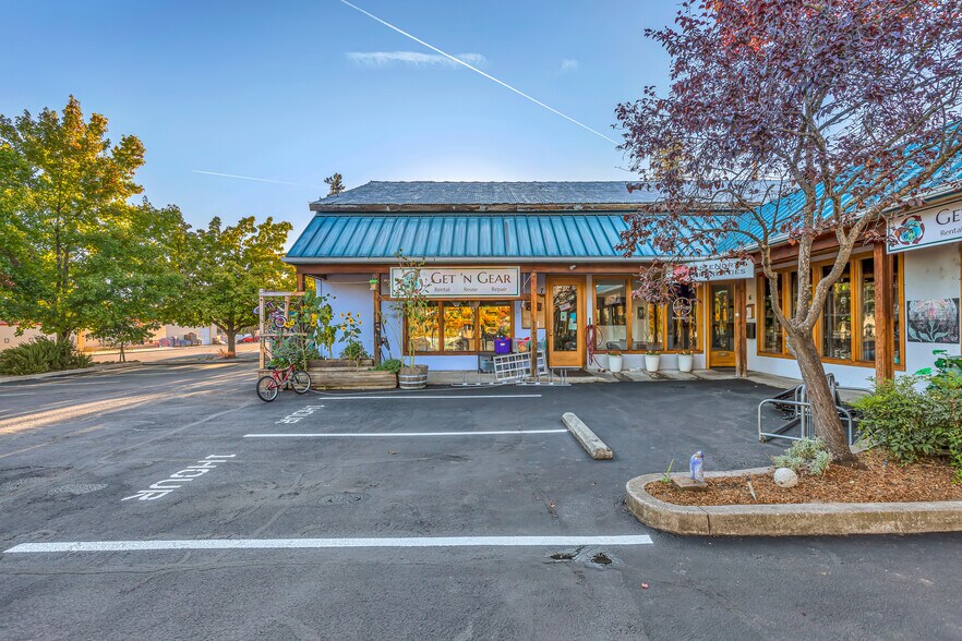 More Photos Of 340 A St, Ashland Office For Sale