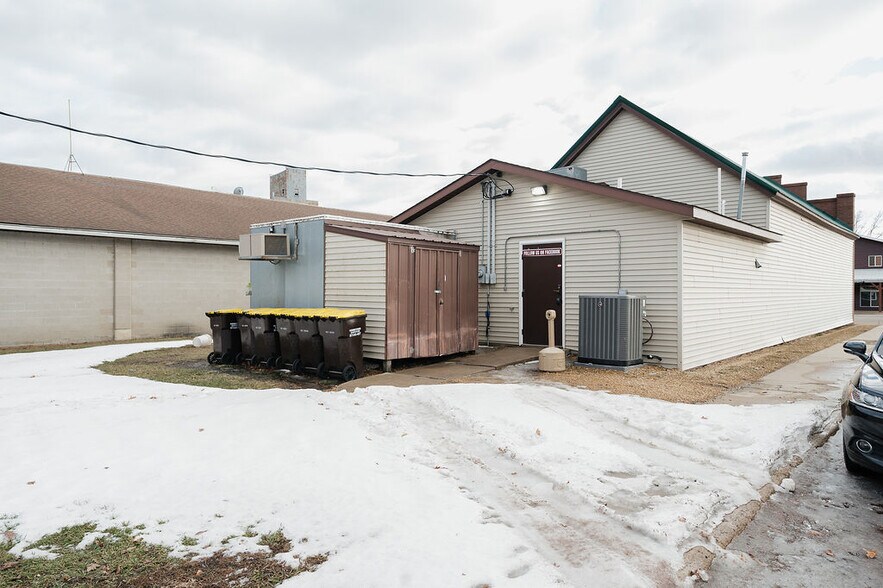 More Photos Of 510 Main St, Ormsby Restaurant For Sale