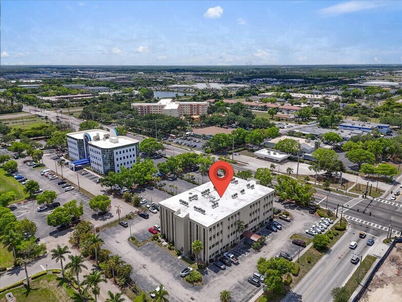 More Photos Of 3949 Evans Ave, Fort Myers Medical For Lease