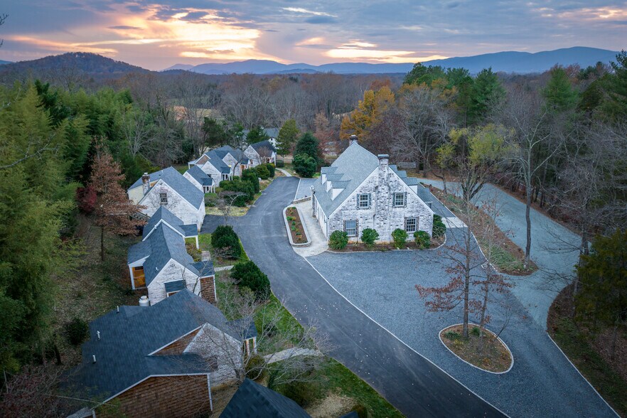 More Photos Of 3500 Sunset Lodge Ct, Charlottesville Hotel For Sale