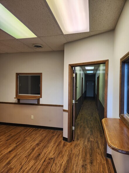 More Photos Of 1919 Boulevard St, Greensboro Office For Lease