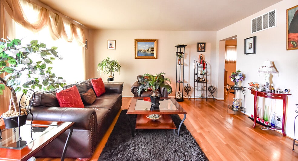 More Photos Of , Arlington Multifamily For Sale