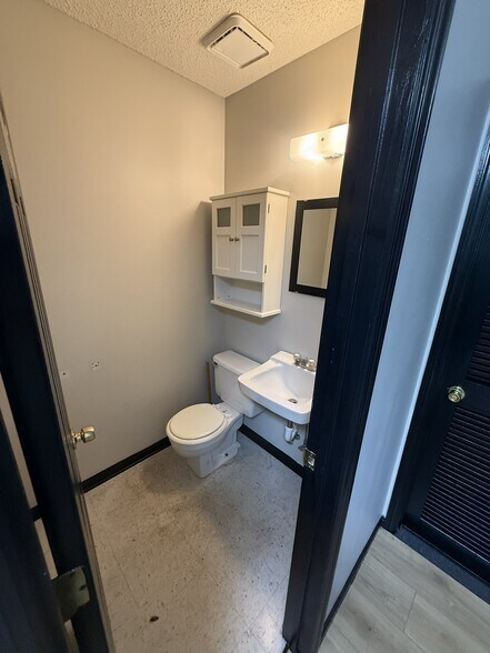 More Photos Of 1205 Baytree Rd, Valdosta Medical For Lease