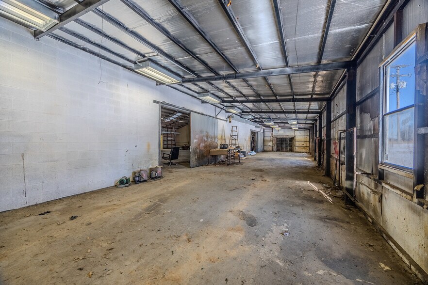 More Photos Of 37 Fairview Rd, Richland Industrial For Sale