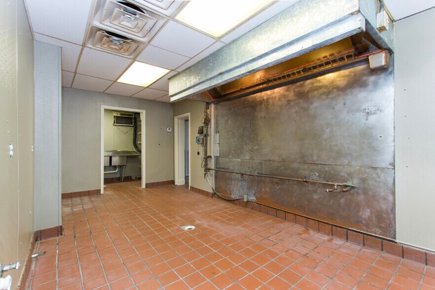 More Photos Of 815 Andrew Jackson Way NE, Huntsville Restaurant For Lease