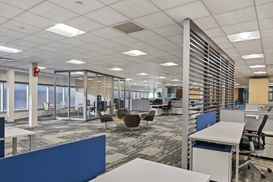More Photos Of 2-10 Smed Ln SE, Calgary Distribution For Lease