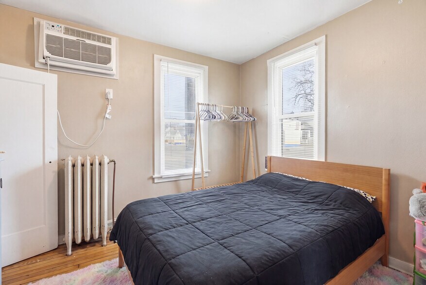 More Photos Of 940 3rd St E, Saint Paul Apartments For Sale