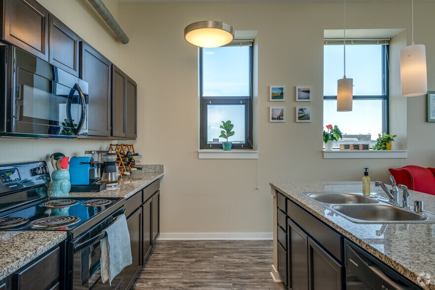 More Photos Of 133 W Pittsburgh Ave, Milwaukee Apartments For Lease