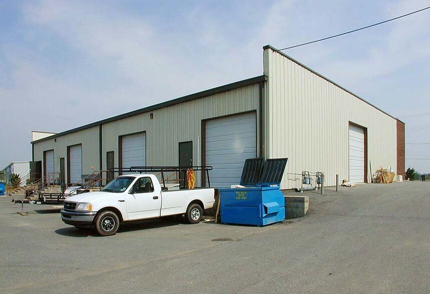 More Photos Of 555 NW Pitts School Rd, Concord Warehouse For Lease