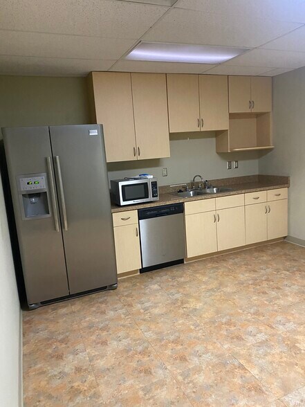 More Photos Of 303 Corporate Center Dr, Vandalia Office For Lease