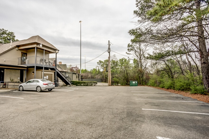 More Photos Of 1086 W Rex Rd, Memphis Freestanding For Sale