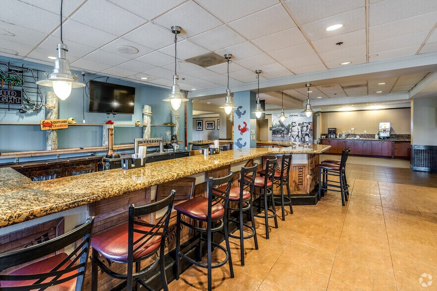 More Photos Of 7675 W Irlo Bronson Memorial Hwy, Kissimmee Hotel For Sale