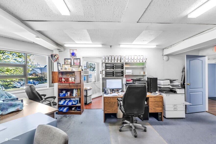 More Photos Of 1872-1874 Kingsway, Vancouver Storefront Retail Office For Sale