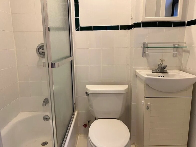 More Photos Of 2149 2nd Ave, New York Apartments For Sale